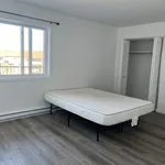 4 bedroom apartment of 1054 sq. ft in Sherbrooke