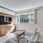 Appartement de 699 m² avec 2 chambre(s) en location à Vancouver