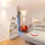 Rent 3 bedroom apartment in milan