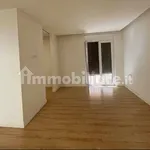 Affitto 5 camera appartamento di 94 m² in Bari