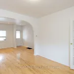 Maison de 1097 m² avec 4 chambre(s) en location à Toronto