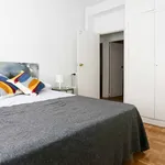 Rent a room of 96 m² in Madrid