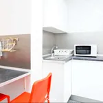 Rent a room of 190 m² in Madrid