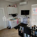 Affitto 1 camera appartamento di 27 m² in Naples