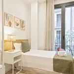 Rent 2 bedroom apartment of 592 m² in Barcelona