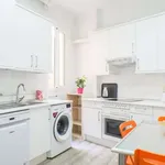 Rent a room of 170 m² in madrid