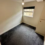 Rent 2 bedroom flat in Wakefield