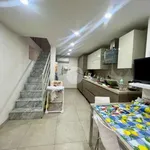 Affitto 3 camera appartamento di 55 m² in Naples