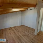 Affitto 4 camera appartamento di 85 m² in Bologna