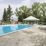 Rent 10 bedroom house of 300 m² in Mozzo