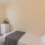 Rent a room in lisbon