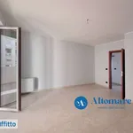 Rent 4 bedroom apartment of 130 m² in Bari