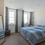 Rent 3 bedroom flat in Wales