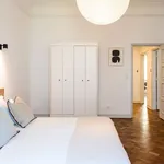 Rent 4 bedroom apartment of 15 m² in Lisbon