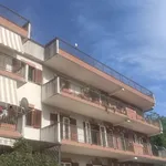 Affitto 5 camera appartamento di 130 m² in Salerno