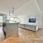 Huur 4 slaapkamer appartement van 135 m² in Overtoomse Veld