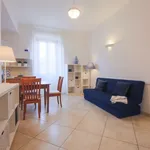 Rent 1 bedroom apartment of 52 m² in Florence