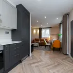 Rent 3 bedroom apartment of 1001 m² in London