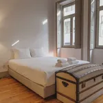 Rent 1 bedroom apartment of 35 m² in porto