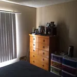 Rent 2 bedroom apartment in North Hollywood