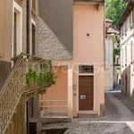 Rent 3 bedroom house of 100 m² in Maccagno con Pino e Veddasca