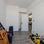 Rent 6 bedroom apartment of 110 m² in Genoa