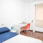 Rent a room of 160 m² in valencia