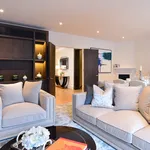 Rent 2 bedroom flat in Mayfair