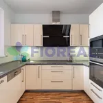 Pronajměte si 4 ložnic/e byt o rozloze 106 m² v Praha