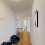 Rent 4 bedroom apartment in Paris