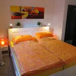 Miete 4 Schlafzimmer wohnung von 72 m² in Bergisch Gladbach