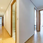 Rent a room of 120 m² in valencia