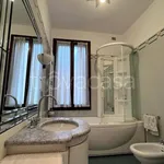 Rent 6 bedroom apartment of 140 m² in Venezia