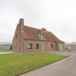 Huur 3 slaapkamer huis van 916 m² in Kachtem