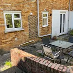 Rent 5 bedroom house in South East England