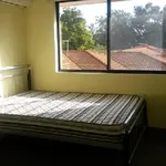 Rent 6 bedroom house in  Bentley WA 6102                        