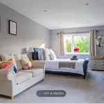 Rent 4 bedroom house in South West England