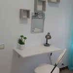 Rent 4 bedroom apartment in Barcelona