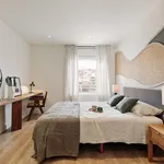 Rent 4 bedroom apartment of 74 m² in Barcelona