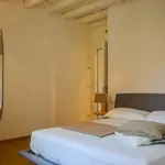 Rent 5 bedroom apartment of 130 m² in Milan