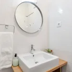 Rent 1 bedroom apartment of 30 m² in Porto