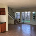 Rent 2 bedroom apartment of 100 m² in Pretoria