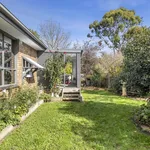 Rent 5 bedroom house of 796 m² in Ballarat North