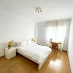 Rent 2 bedroom apartment of 73 m² in lisbon