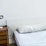 Rent a room of 110 m² in valencia