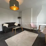 Rent 2 bedroom flat in Salford