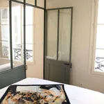 Rent 1 bedroom apartment of 400 m² in Paris