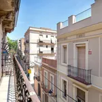 Rent 3 bedroom apartment of 74 m² in barcelona