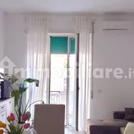 Affitto 4 camera appartamento di 125 m² in Salerno