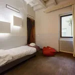 Rent 1 bedroom apartment of 60 m² in florence